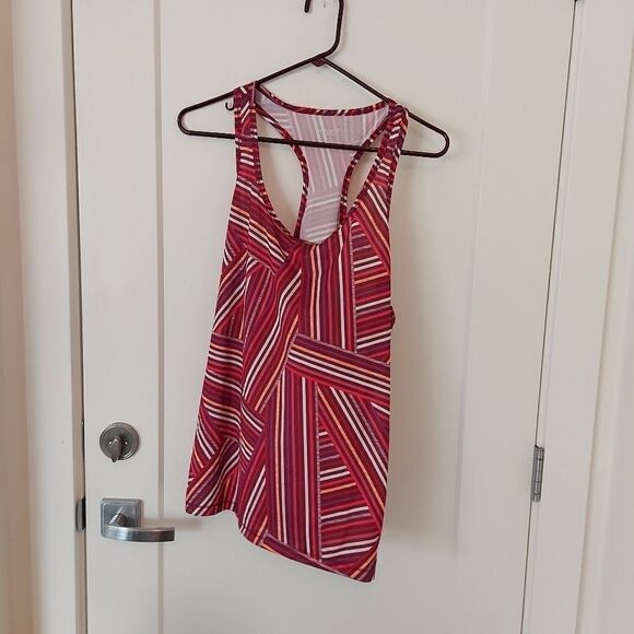 OLD Navy Active tank top - Picture 1 of 4